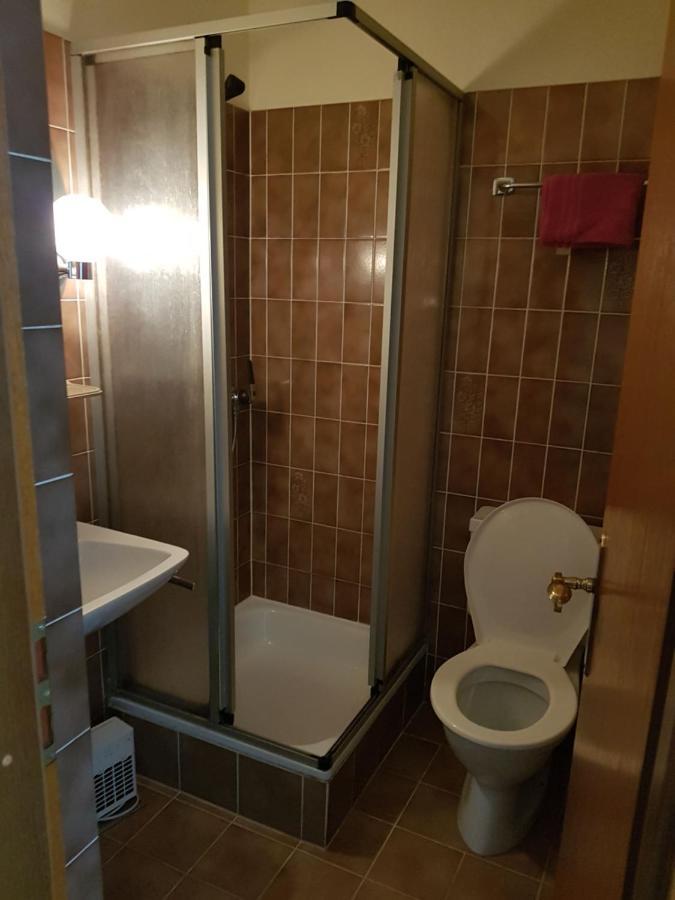 Garni Elisabetta Hotel Gordola Bagian luar foto