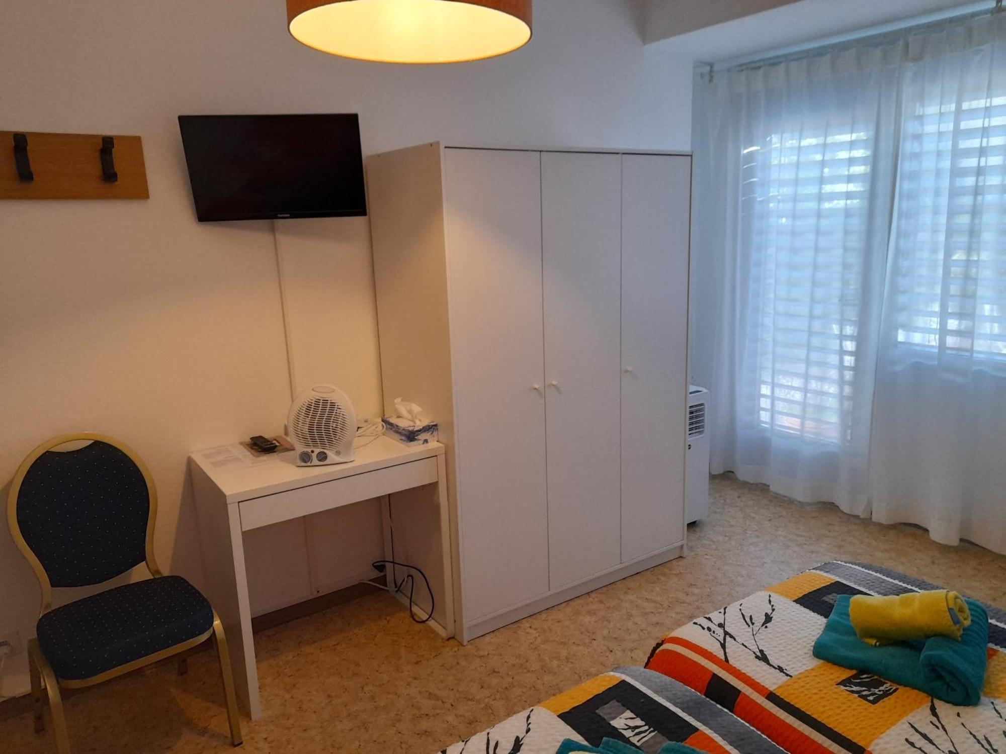 Garni Elisabetta Hotel Gordola Bagian luar foto